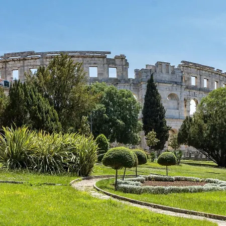 Wing 77 By Interhome Apartament