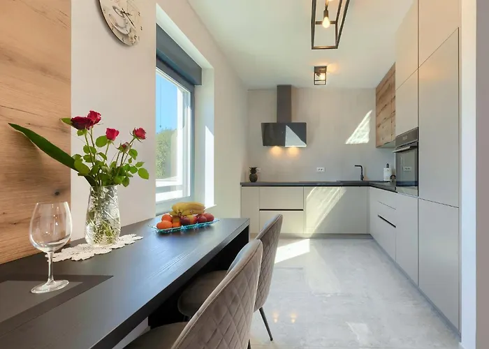 Wing 77 By Interhome