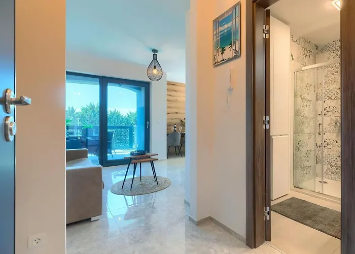 Wing 77 By Interhome Apartman Pula